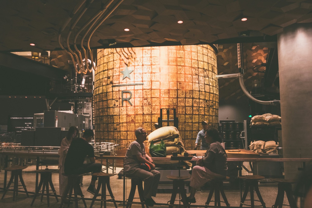 Starbucks Roastery · дотор